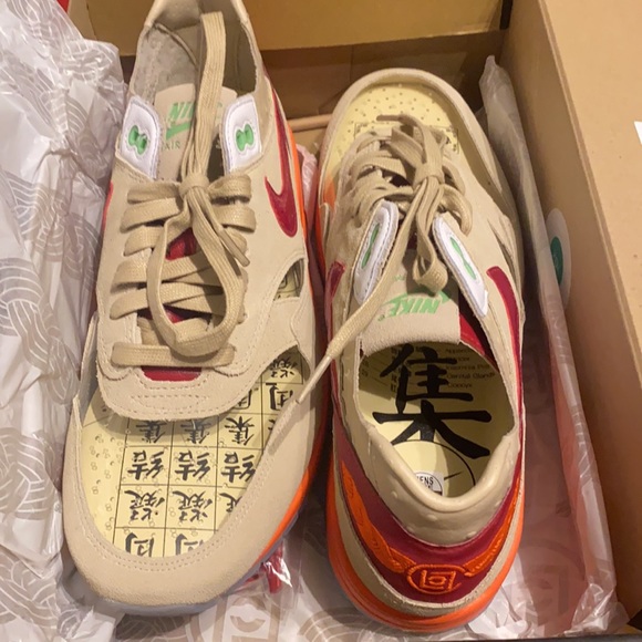 Nike clot shoes size 10.5 - Picture 2 of 2